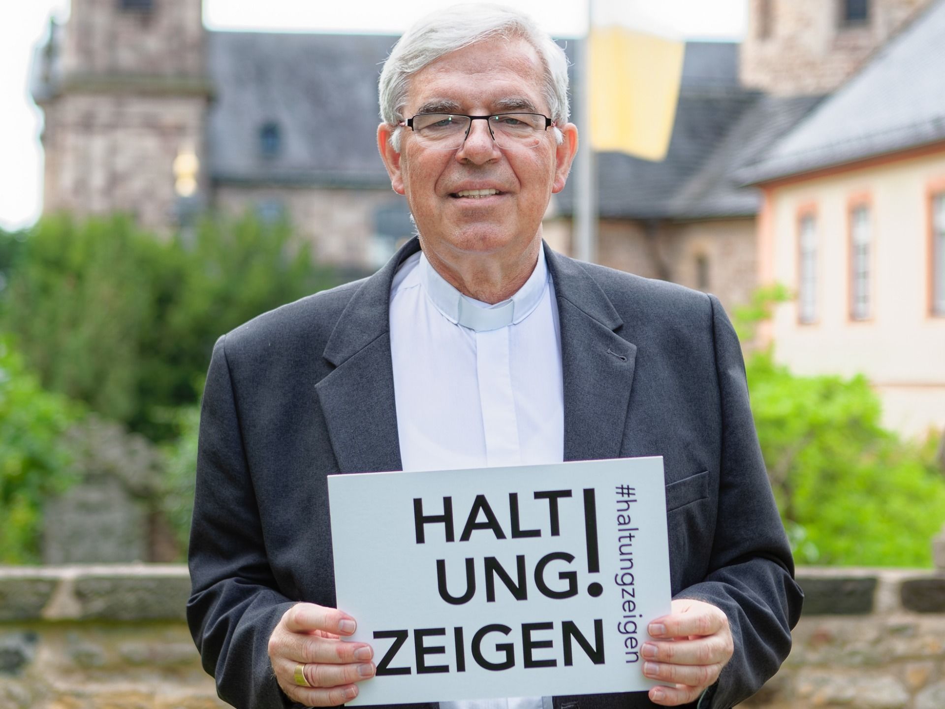 Weihbischof Prof. Dr. Karlheinz Diez zeigt Haltung: Er tritt für Menschenrechte und christliche Werte ein. Foto: Bistum Fulda / Burkhard Beintken 